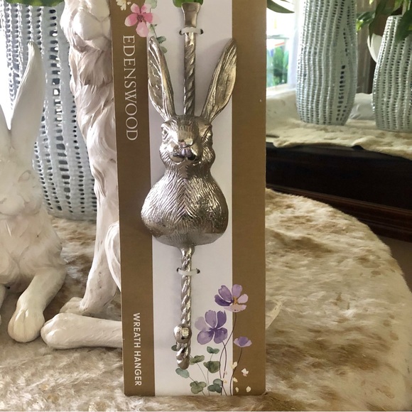 NIP Silver Metal Bunny Rabbit Decorator Easter Wreath Holder - Picture 1 of 5